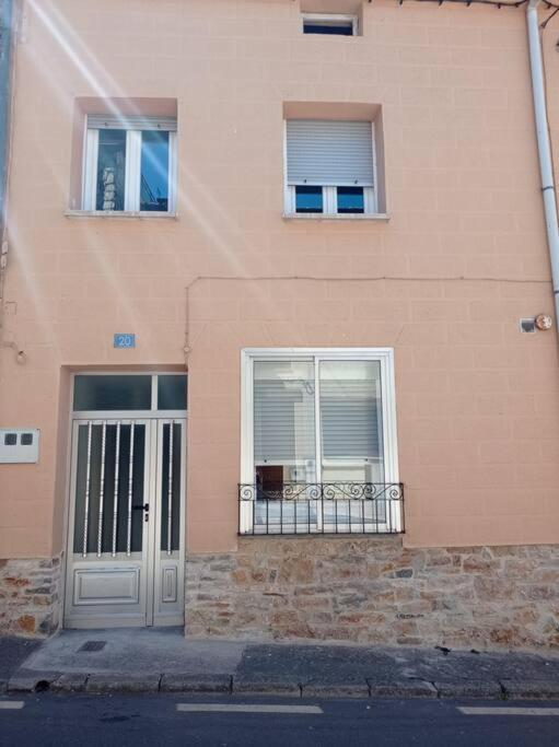 Вілла Agradable Casa Antigua Reformada Con Patio Espejon Екстер'єр фото